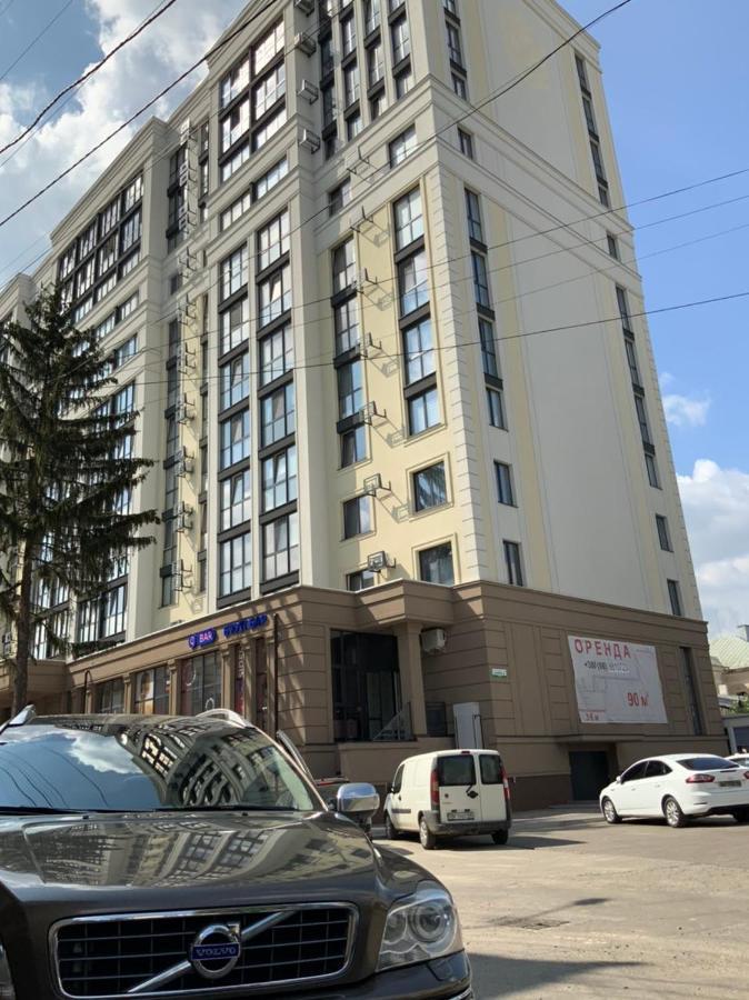 Дизайнерський ремонт&центр& VIP Рівне Екстер'єр фото